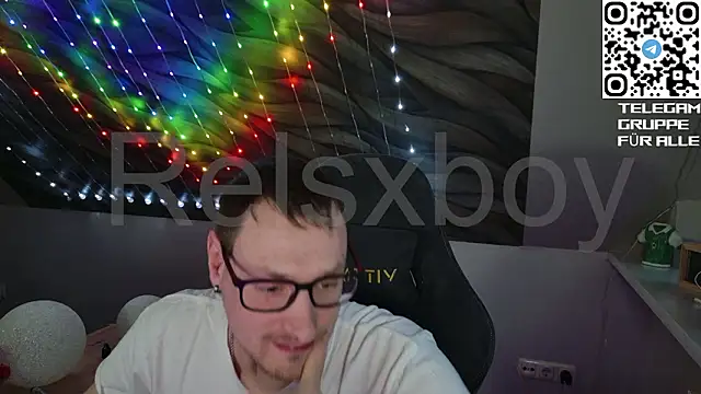 Snapshot of Relsxboy chatting on 03/07/26, 05:32 Relsxboy online show from 03/07/26, 05:32