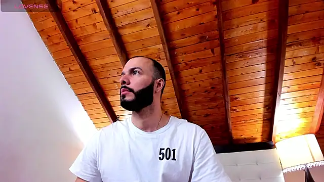 Tom Bailey online show from 11/01/25, 01:02