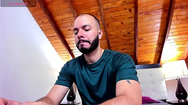 Tom Bailey online show from 11/08/25, 01:11