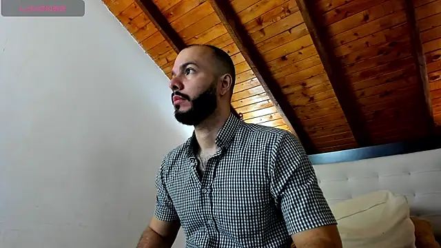 Snapshot of Tom_Bailey chatting on 12/20/25, 12:45 Tom Bailey online show from 12/20/25, 12:45