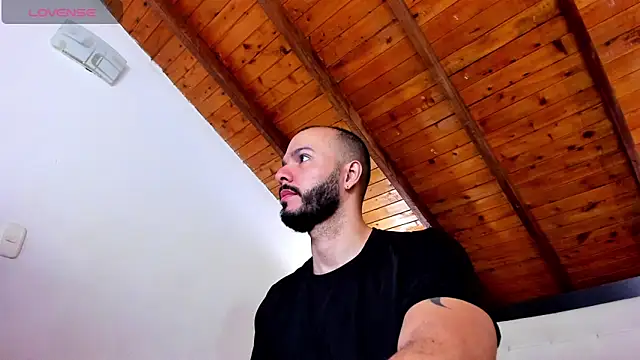 Snapshot of Tom_Bailey chatting on 12/22/25, 12:35 Tom Bailey online show from 12/22/25, 12:35