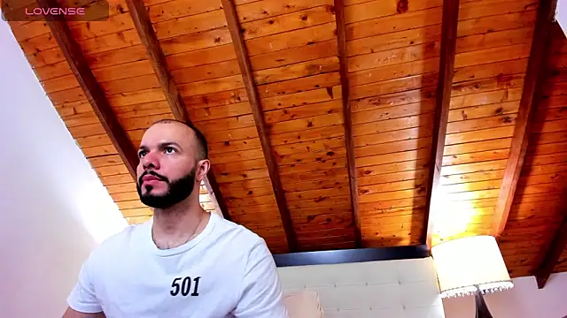 Snapshot of Tom_Bailey chatting on 01/10/26, 12:51 Tom Bailey online show from 01/10/26, 12:51