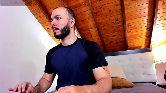 Snapshot of Tom_Bailey chatting on 01/19/26, 12:42 Tom Bailey online show from 01/19/26, 12:42