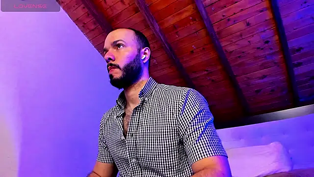 Snapshot of Tom_Bailey chatting on 02/08/26, 12:41 Tom Bailey online show from 02/08/26, 12:41