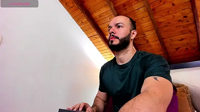 Snapshot of Tom_Bailey chatting on 02/09/26, 12:42 Tom Bailey online show from 02/09/26, 12:42