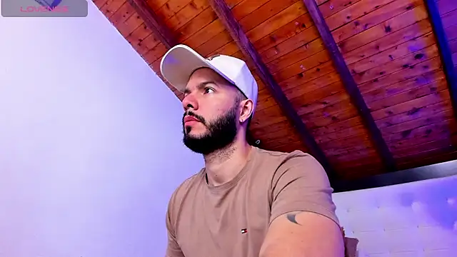 Snapshot of Tom_Bailey chatting on 03/08/26, 12:42 Tom Bailey online show from 03/08/26, 12:42