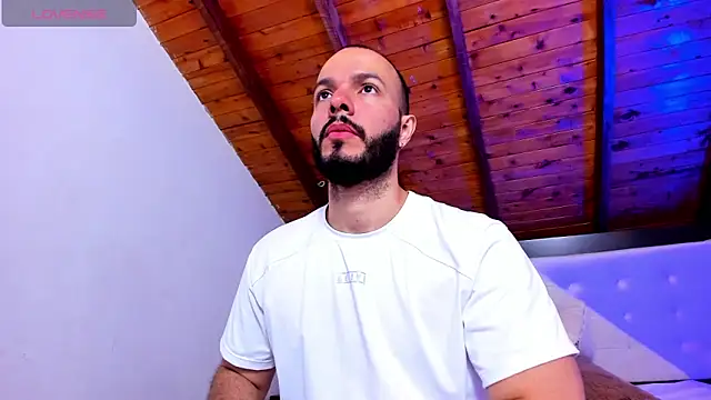 Snapshot of Tom_Bailey chatting on 03/10/26, 12:32 Tom Bailey online show from 03/10/26, 12:32