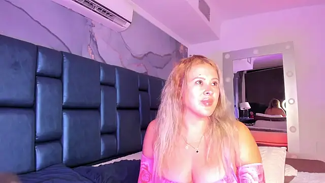 ALONDRAMILF online show from 11/12/25, 02:34