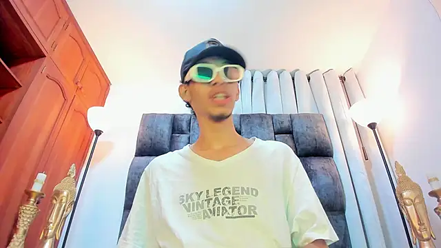 Snapshot of TomyMosterCock chatting on 12/12/24, 12:48 TomyMosterCock online show from 12/12/24, 12:48