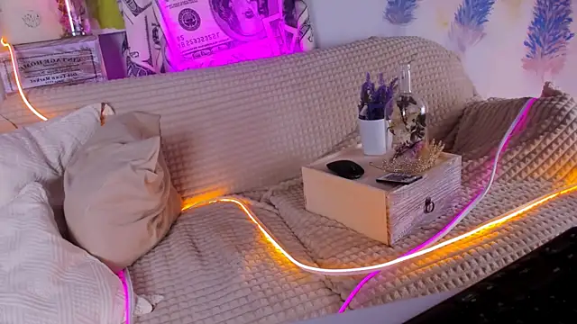 LolaLemona online show from 03/09/25, 12:31