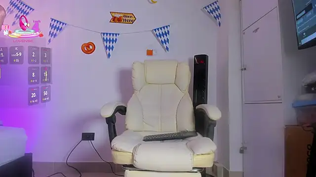 AllisonRoberts  online show from 10/03/25, 07:33