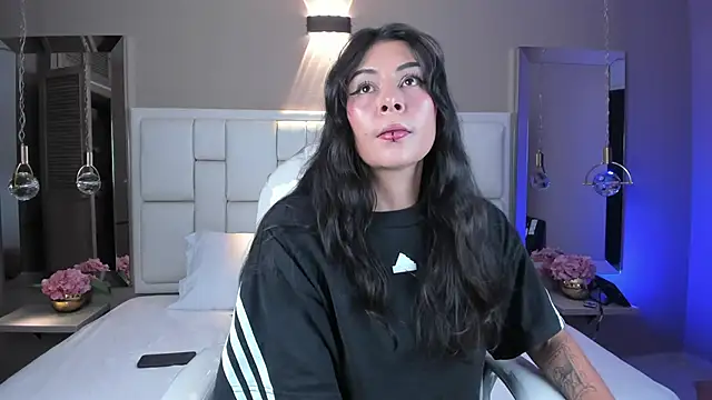 JessyEvans online show from 10/14/25, 07:47