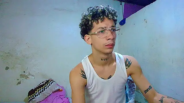 Snapshot of mateodeamjo chatting on 08/04/26, 12:47 mateodeamjo online show from 08/04/26, 12:47
