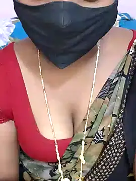 Snapshot of louise92 chatting on 12/01/24, 06:30 louise92 online show from 12/01/24, 06:30