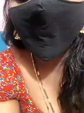 Snapshot of louise92 chatting on 12/19/24, 05:40 louise92 online show from 12/19/24, 05:40