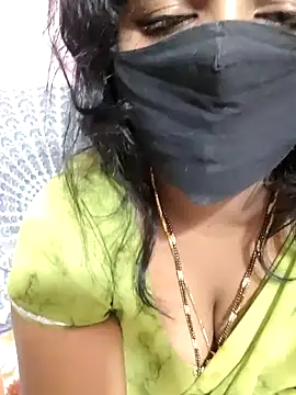 Snapshot of louise92 chatting on 01/02/25, 08:06 louise92 online show from 01/02/25, 08:06