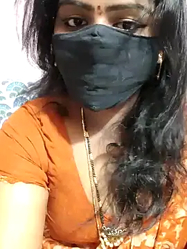 Snapshot of louise92 chatting on 01/03/25, 07:06 louise92 online show from 01/03/25, 07:06