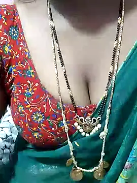 Snapshot of louise92 chatting on 01/05/25, 03:55 louise92 online show from 01/05/25, 03:55