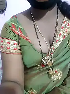 Snapshot of louise92 chatting on 01/09/25, 05:43 louise92 online show from 01/09/25, 05:43