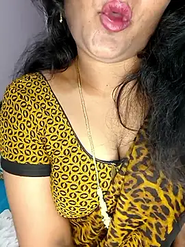 Snapshot of louise92 chatting on 03/28/26, 09:53 louise92 online show from 03/28/26, 09:53