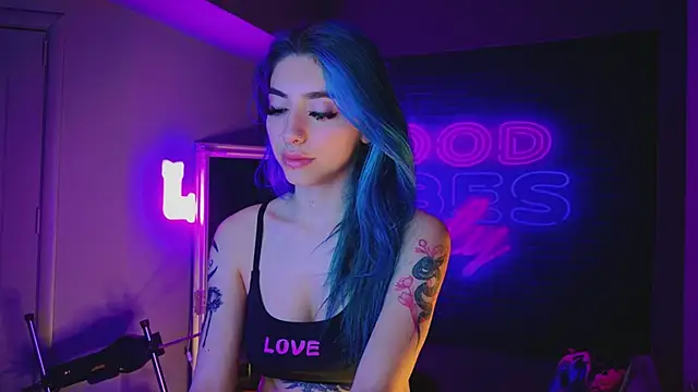 AriaVoss online show from 01/11/25, 02:52