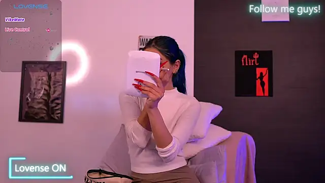 AriaVoss online show from 09/19/25, 08:42