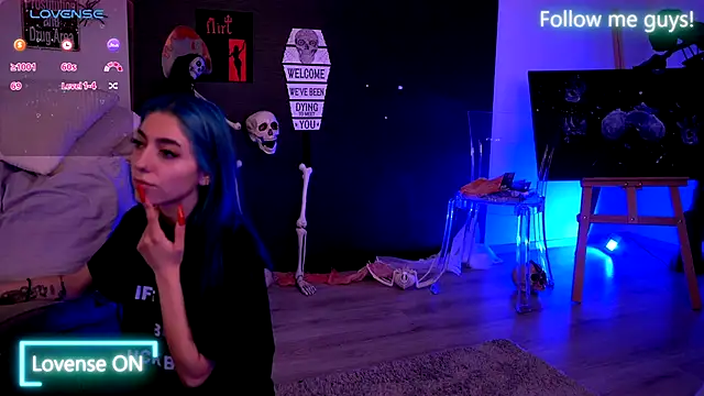 AriaVoss online show from 10/13/25, 09:04