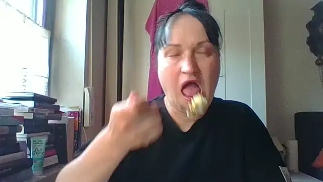  squirty cum lady  online show from 06/19/26, 05:56