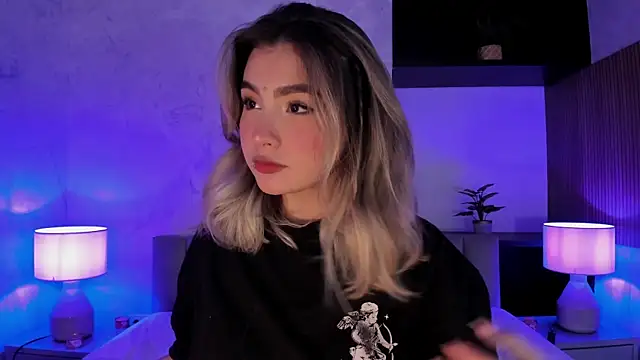 Snapshot of SamantaBone chatting on 01/27/25, 12:22 SamantaBone online show from 01/27/25, 12:22