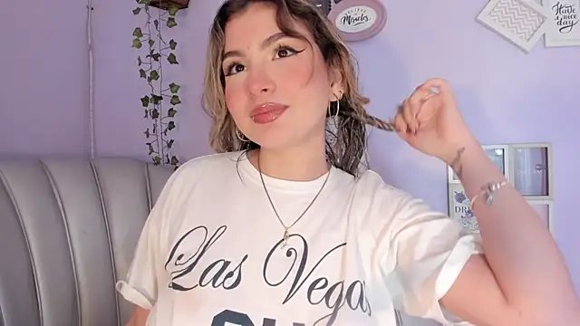 Snapshot of SamantaBone chatting on 03/03/25, 12:59 SamantaBone online show from 03/03/25, 12:59