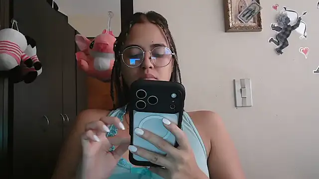 Snapshot of trianabell chatting on 06/17/26, 03:02 trianabell online show from 06/17/26, 03:02