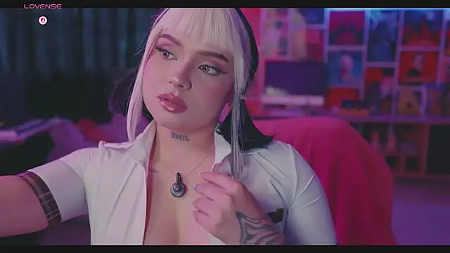 sensualkattt online show from 06/18/26, 01:37