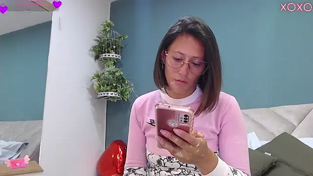 SharisWillian online show from 09/19/25, 04:03