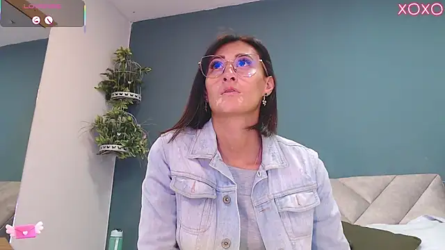 SharisWillian online show from 10/25/25, 03:47