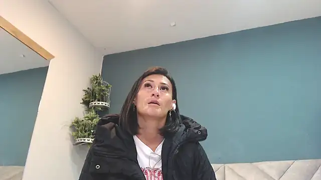 SharisWillian online show from 05/14/26, 03:46