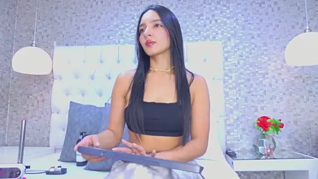 MiaSweeths online show from 11/18/25, 09:36