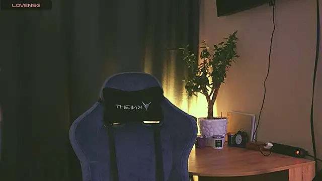 Snapshot of Polusladkoye chatting on 02/19/25, 05:27 Polusladkoye online show from 02/19/25, 05:27