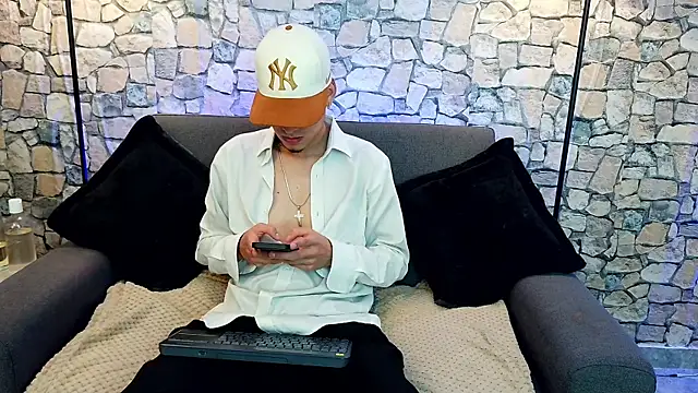 Bastiaan 28 online show from 11/20/25, 04:56