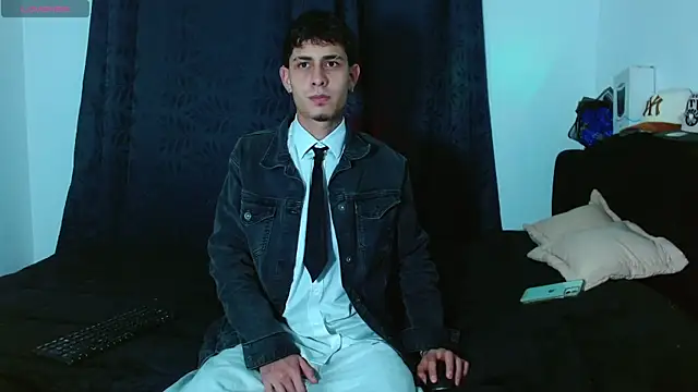 Bastiaan 28 online show from 11/22/25, 03:05