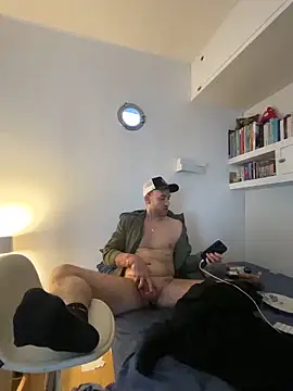 Snapshot of BurredShopping chatting on 03/08/26, 04:22 BurredShopping online show from 03/08/26, 04:22