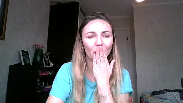 AngelinaLove28 online show from 11/10/25, 07:18