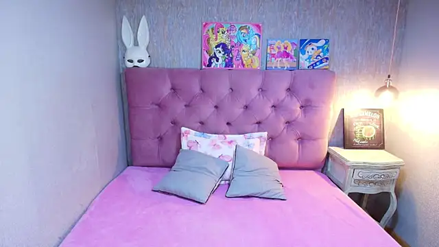 charlottemoonxz online show from 06/19/26, 06:01