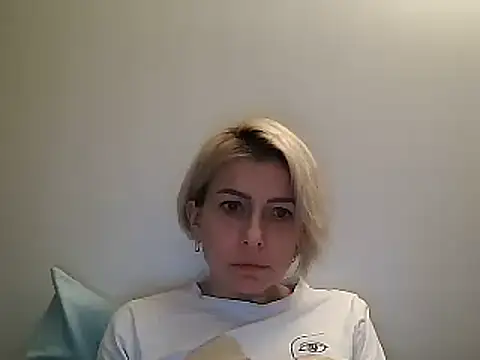 anechka1 online show from 01/05/25, 02:38