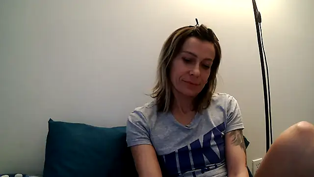 anechka1 online show from 05/13/26, 11:33