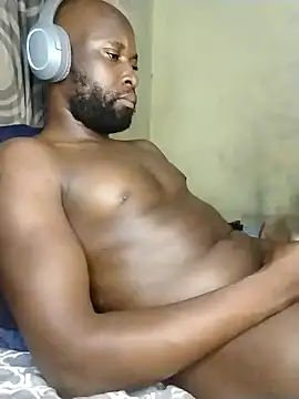 Snapshot of Stallion100 chatting on 12/21/24, 12:31 Stallion100 online show from 12/21/24, 12:31