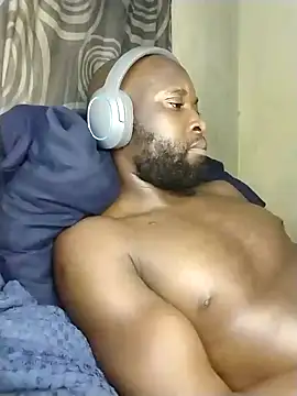 Snapshot of Stallion100 chatting on 12/22/24, 02:39 Stallion100 online show from 12/22/24, 02:39