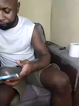 Snapshot of Stallion100 chatting on 01/17/25, 05:51 Stallion100 online show from 01/17/25, 05:51