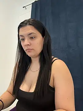 Snapshot of LuciaLoca chatting on 02/26/26, 08:35 LuciaLoca online show from 02/26/26, 08:35