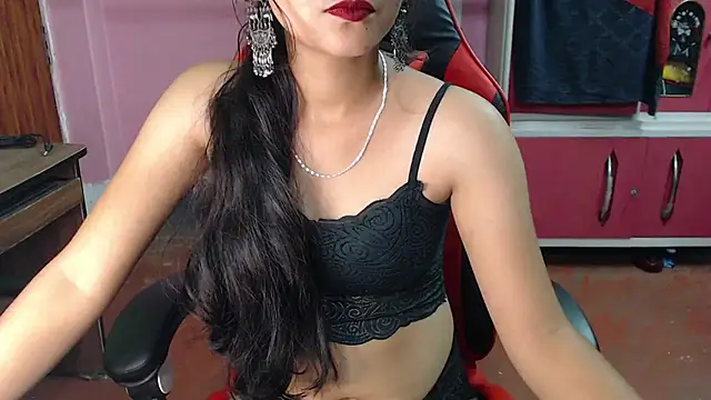 Snapshot of Angel_Alison_ chatting on 02/18/25, 06:37 Angel Alison  online show from 02/18/25, 06:37