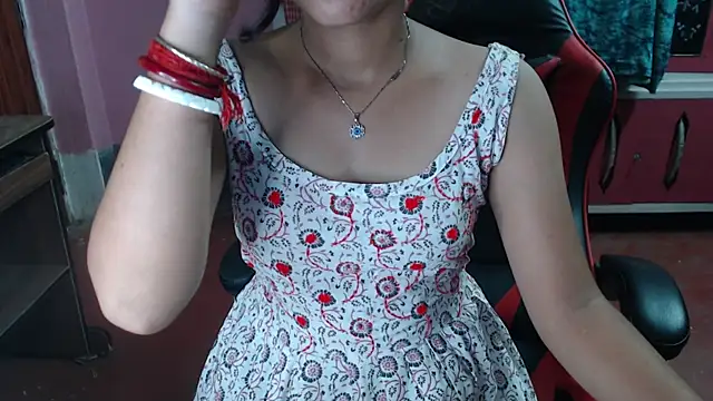 Snapshot of Angel_Alison_ chatting on 10/10/25, 06:07 Angel Alison  online show from 10/10/25, 06:07